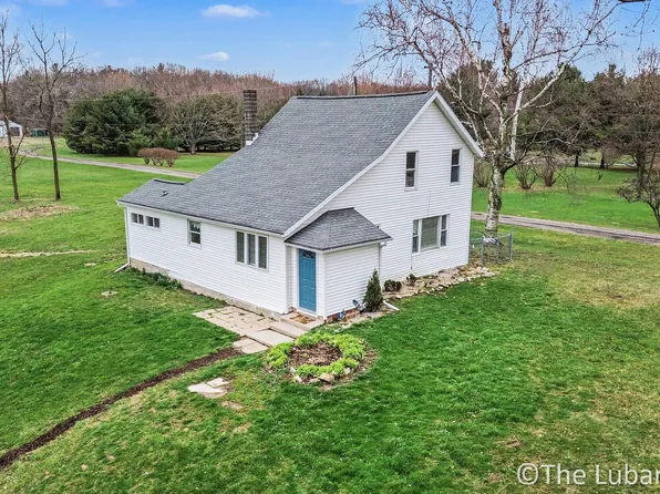 8753 Wabasis Ave NE, Greenville, MI 48838