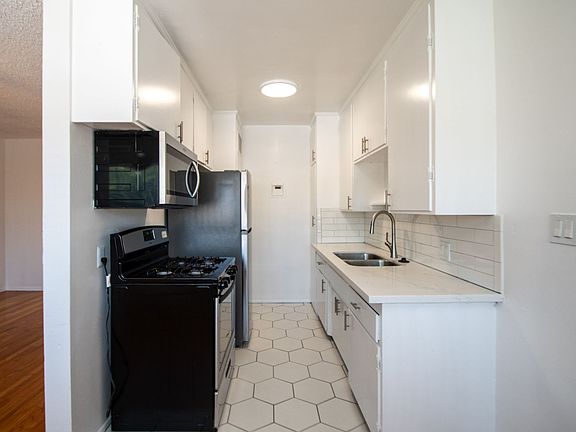 5th image of 5915 Fair Ave #5915