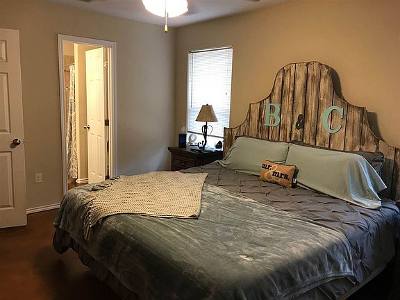 3rd image of 215 Woodland Blvd