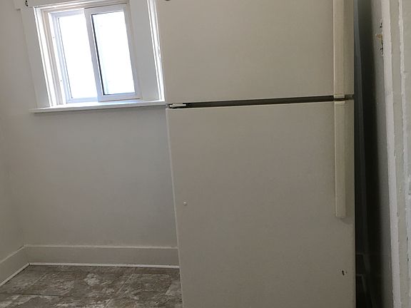 2nd image of 222 W Poplar St #222