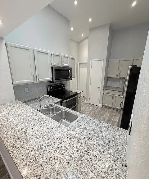 1283 N Sandecker Ln — Photo 13