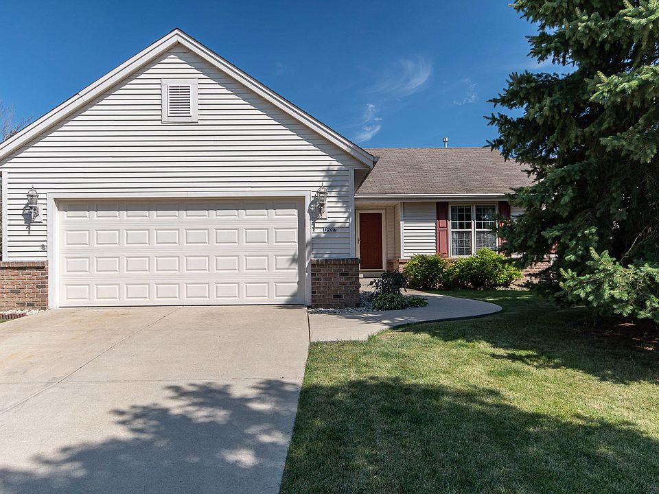 2nd image of 1208 Chesterwood Ln