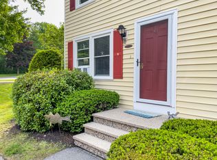 32 Powder Mill Dr #32, Kennebunk, ME 04043
