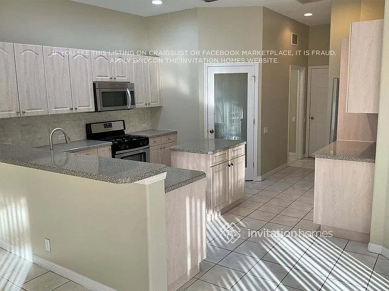 1102 Brambling Ct — Photo 4