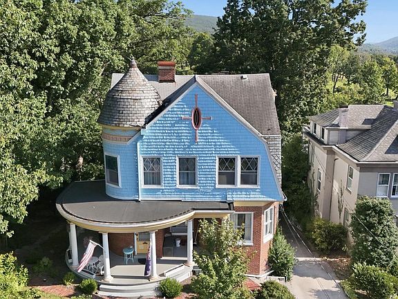 2nd image of 611 Washington St
