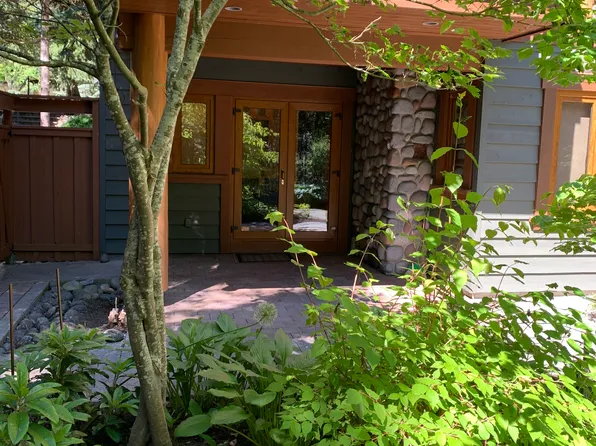 7428 Treetop Ln #2, Whistler, BC V8E 0E9