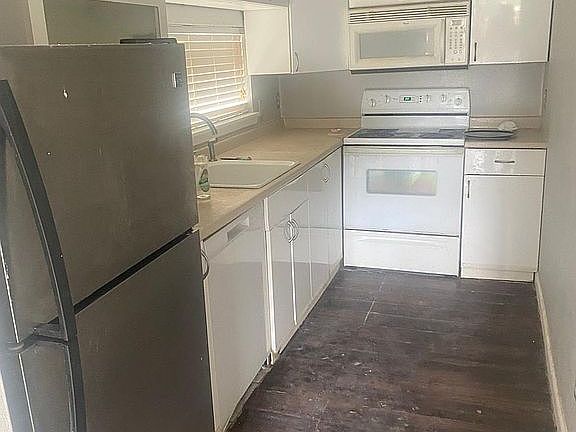 5th image of 10855 Meadowglen Ln APT 609