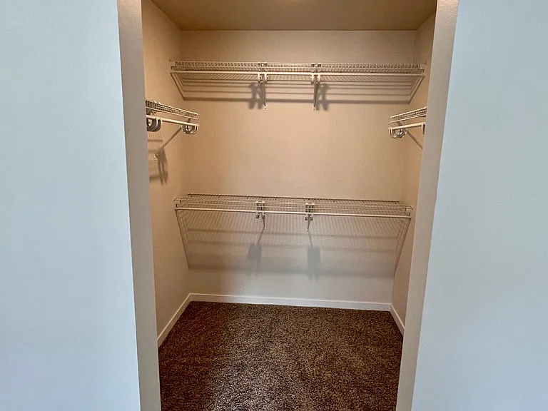 826-834 Thames Ct #1008 — Photo 15