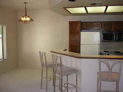 3rd image of 1017 E Maryland Ave Unit 136