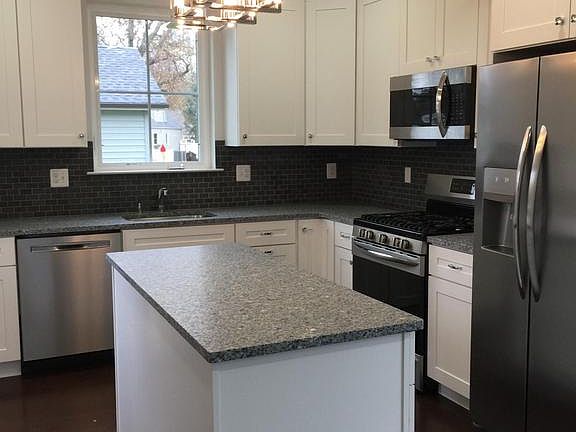 5th image of 97 Longwood Dr