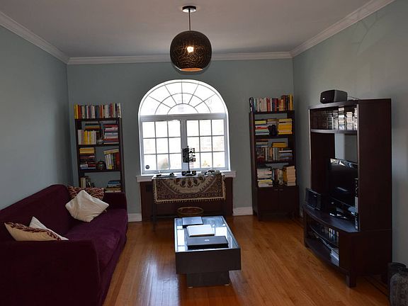 2nd image of 2333 Gunther Ave