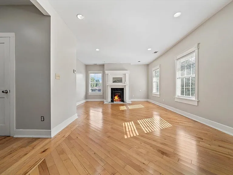 196 N McNeil St — Photo 9
