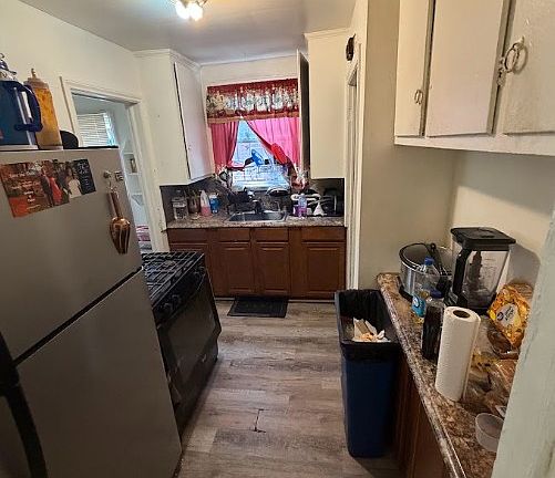 5th image of 13687 Castleton St