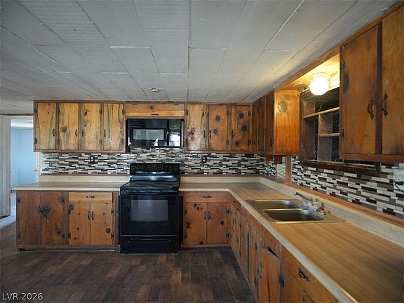 2nd image of 4031 Moapa St