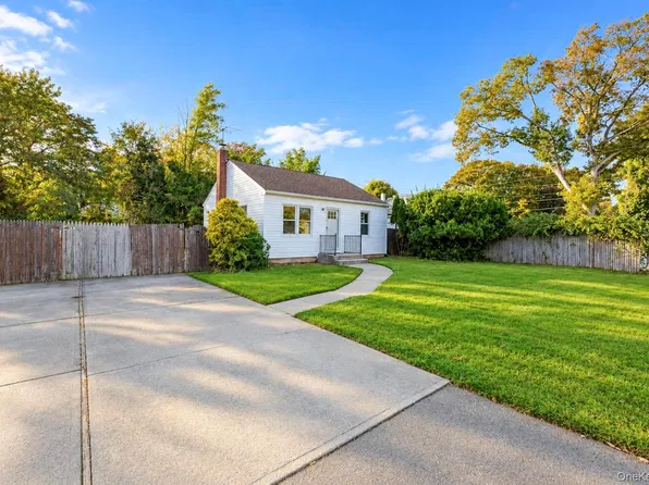 444 Americus Avenue, East Patchogue, NY 11772
