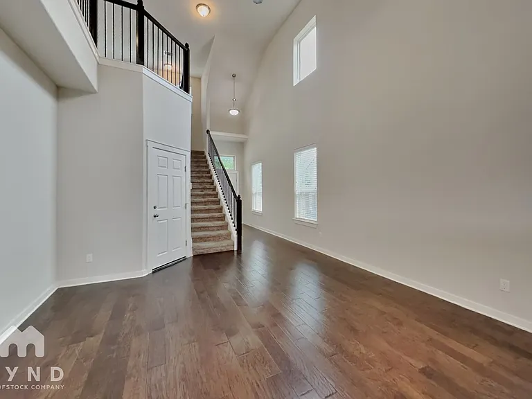 16304 Travesia Way — Photo 3