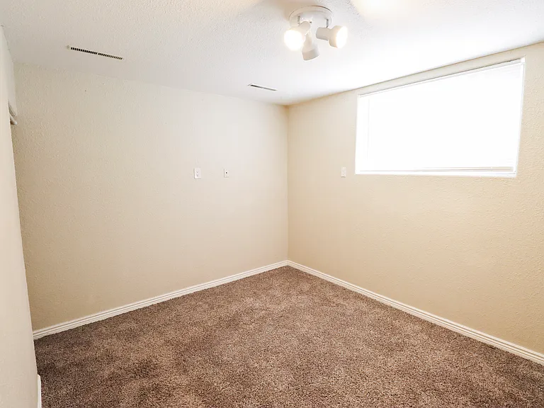 2759 Leisure Dr — Photo 28