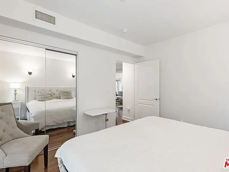 1522 Amherst Ave #101 — Photo 33