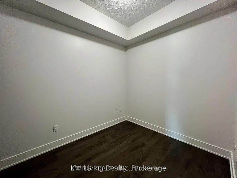 525 Adelaide St W #809 — Photo 12