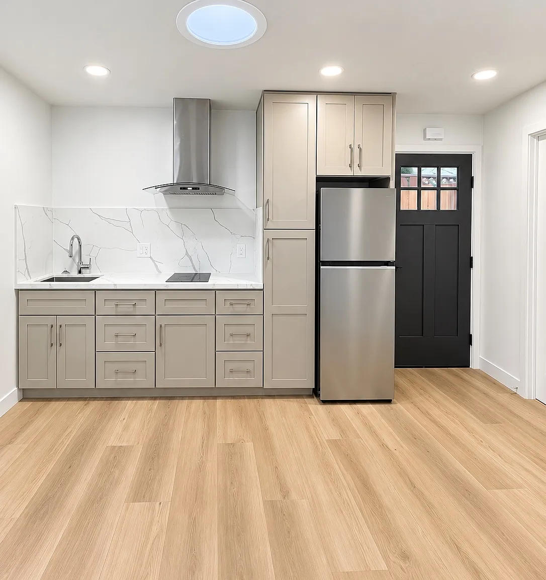 1 bed, 449 sqft, $2,050 — Photo 1