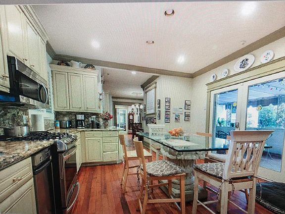 5th image of 2557 C St