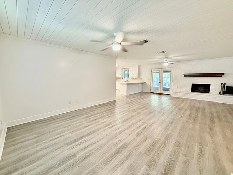 203 Hastings Ct — Photo 6