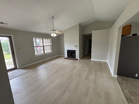 3rd image of 513 Kevin Dr