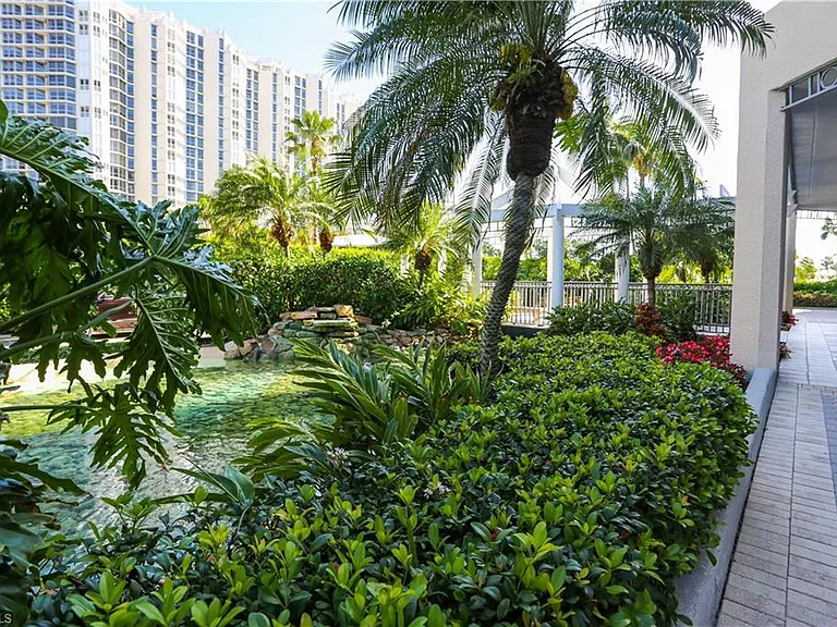 4041 Gulf Shore Blvd N #305 — Photo 36