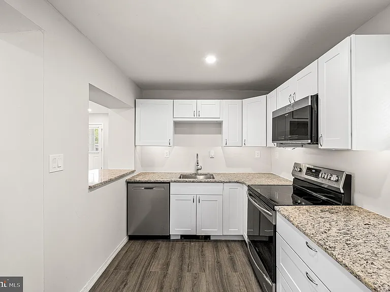 30 Keystone Ave — Photo 11