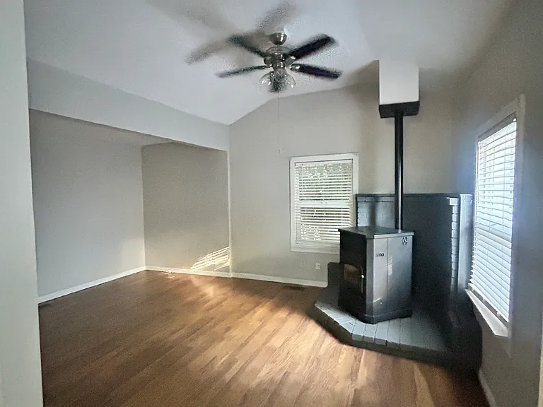 40 Ash St — Photo 5
