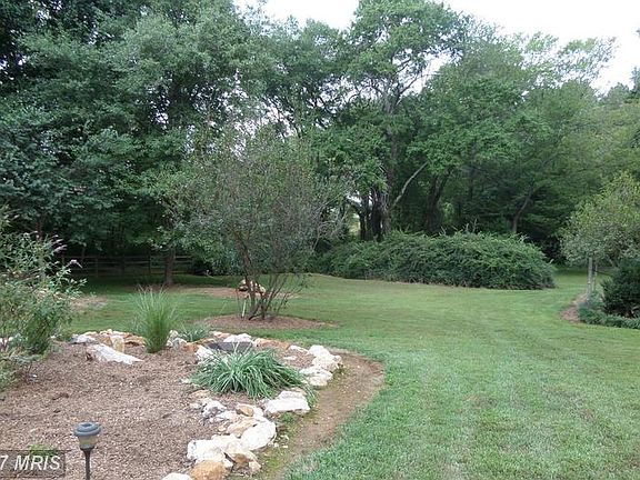5th image of 7280 Knightsbridge Ln