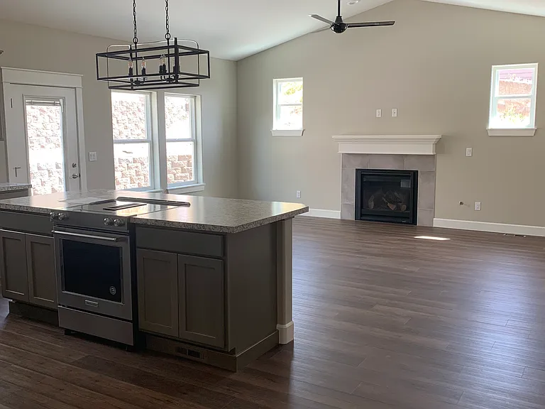 Juanita Dr — Photo 8