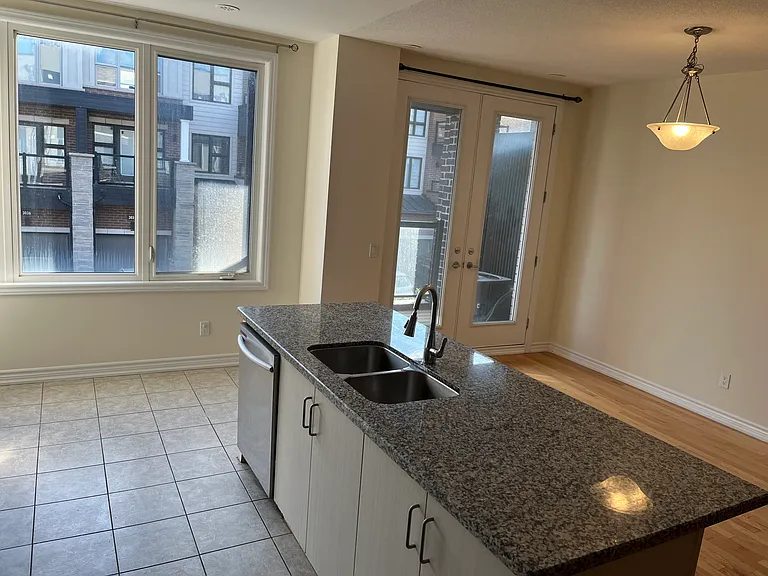 3037 Cascade Cmn — Photo 3