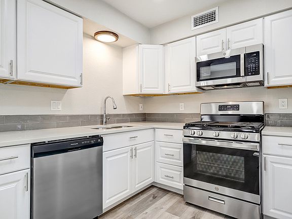 5th image of 14212 Turner Pl NE