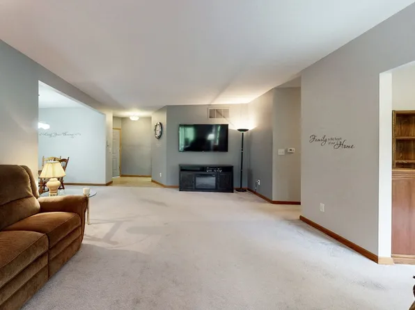 2920 Towne House Dr NE Unit A, Cedar Rapids, IA 52402