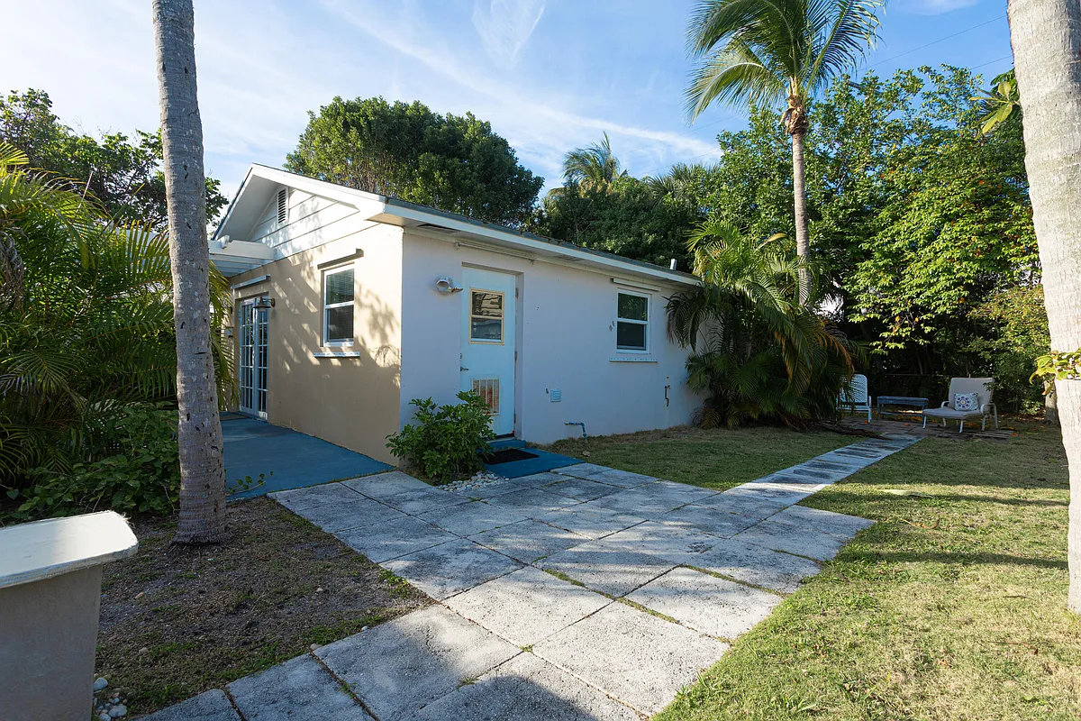Building Photo - 245 Cortez Rd #B