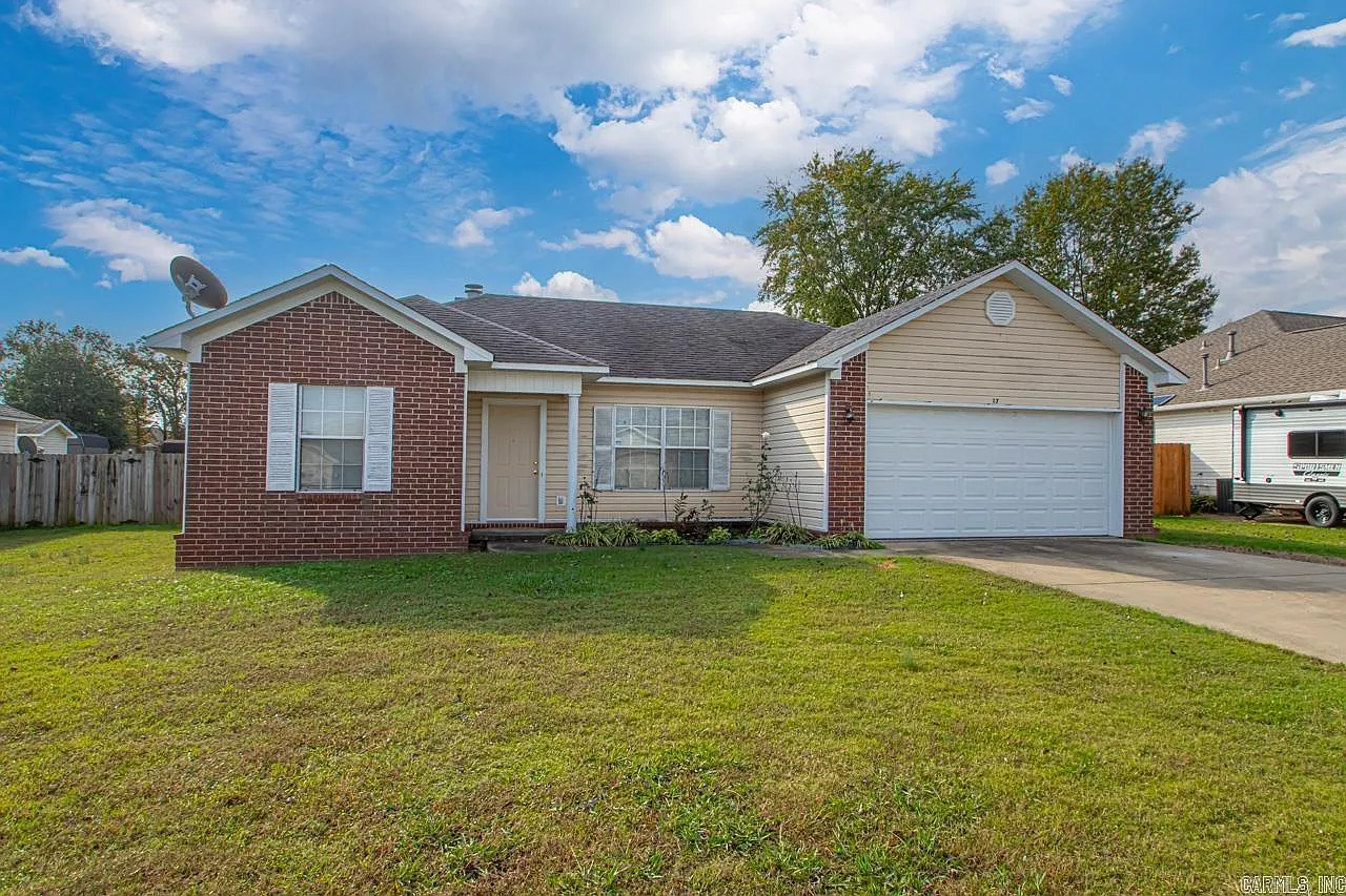 3 bed, 1294 sqft, $1,345 — Photo 2