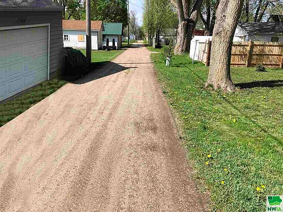 4th image of 316 S 12th St