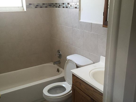 5th image of 6150 SW 41st Ct