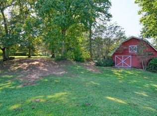 565 Peachtree Rd, Chesnee, SC 29323