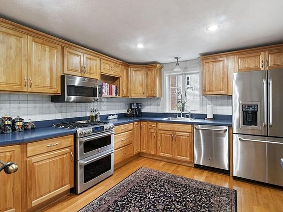 4th image of 23 Eastview Rd