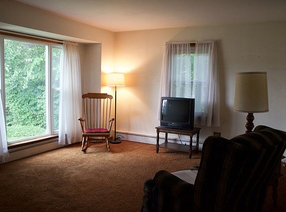 2nd image of 503 Burlington Ave