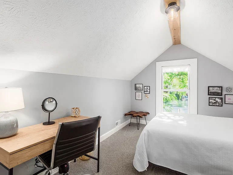 853 Summit St — Photo 24