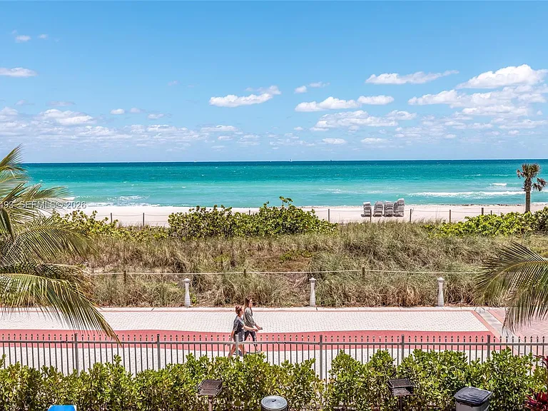 6039 Collins Ave #1206 — Photo 16