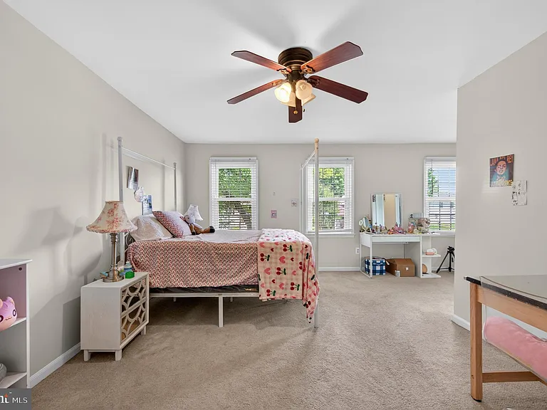 8815 Newport Ct — Photo 18