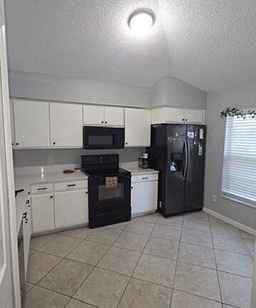2nd image of 2527 Chatham Cir