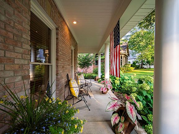 4th image of 25 Avignon Ct