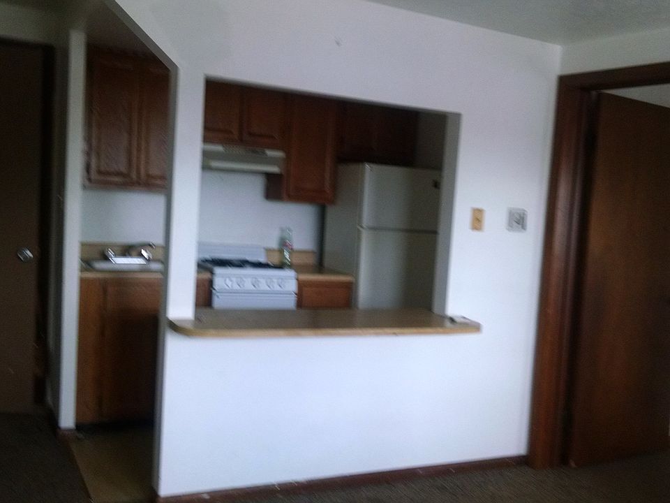 2nd image of 3082 W 12th St APT 4