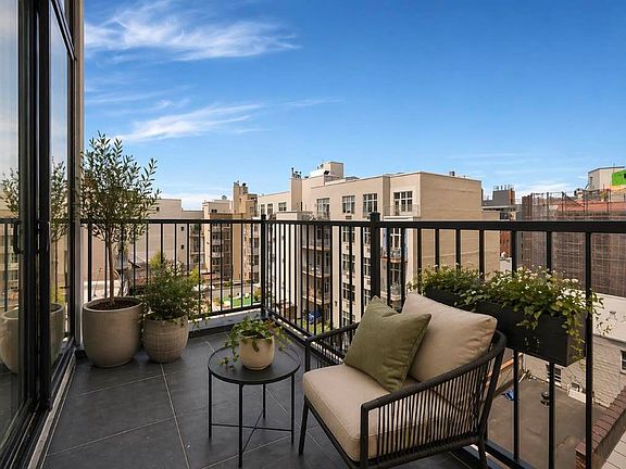4th image of 49 Borinquen Pl #606A