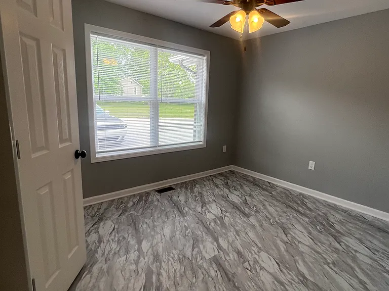 500 Hunters Cir #B — Photo 22